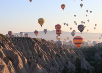 Conquering the Unknown: How to Overcome Travel Hurdles with Confidence